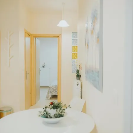 Apartment In The Heart Of 2