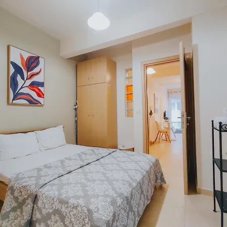 Apartment In The Heart Of 2 *